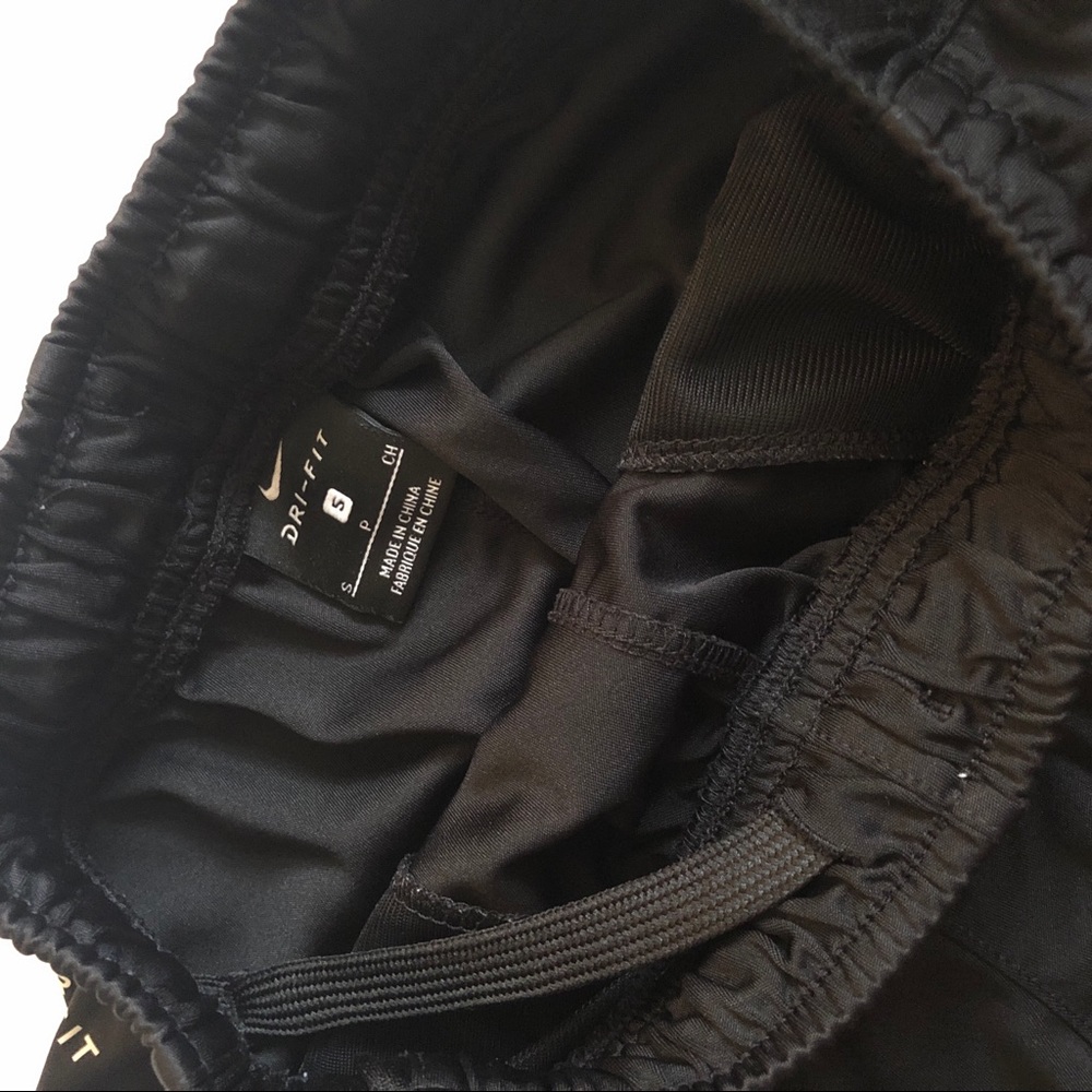 Nike athletic shorts - Picture 4 of 6